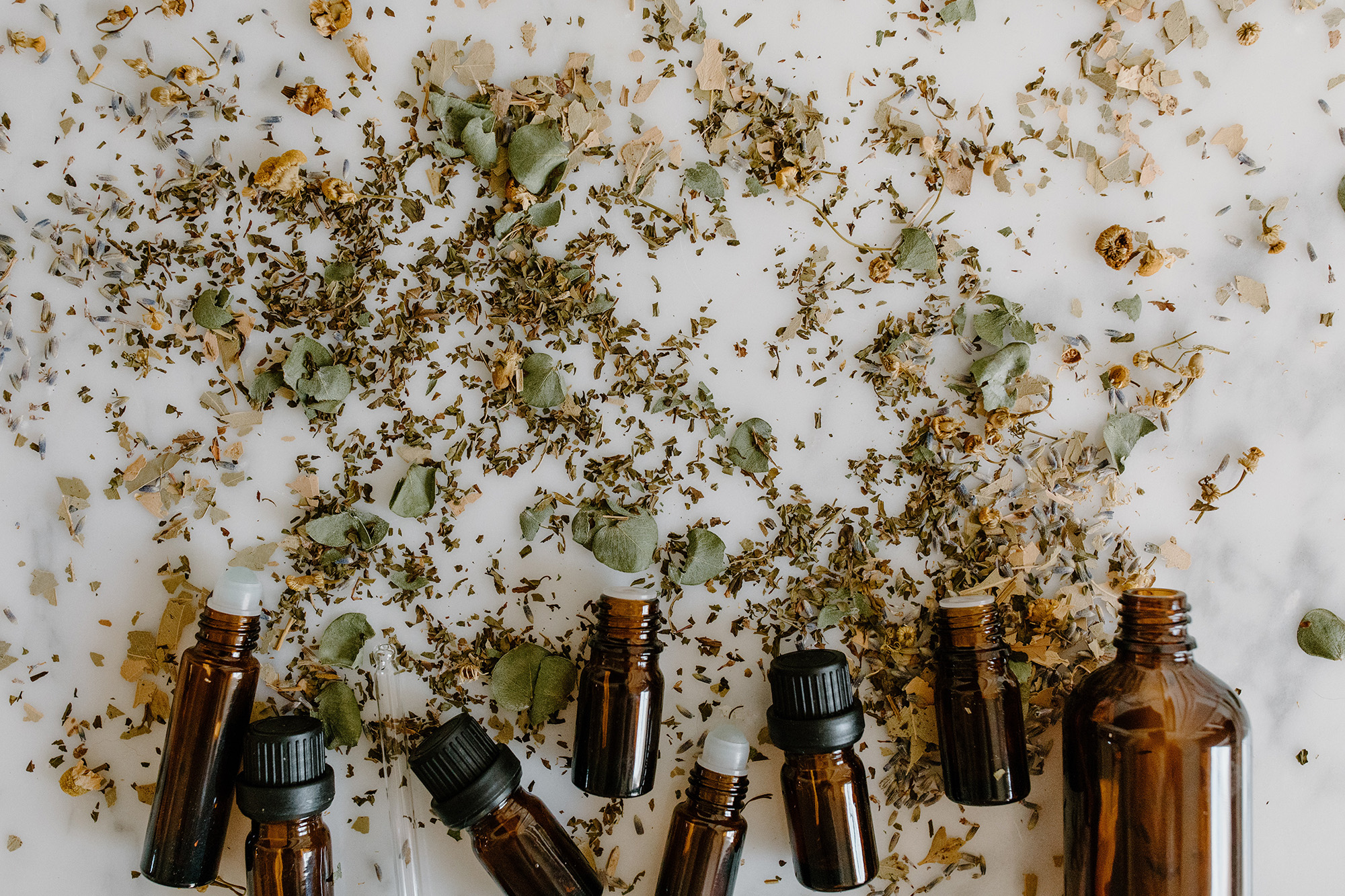 Ätherische Öle für die Haare: So wirksam sind sie bei Haarproblemen